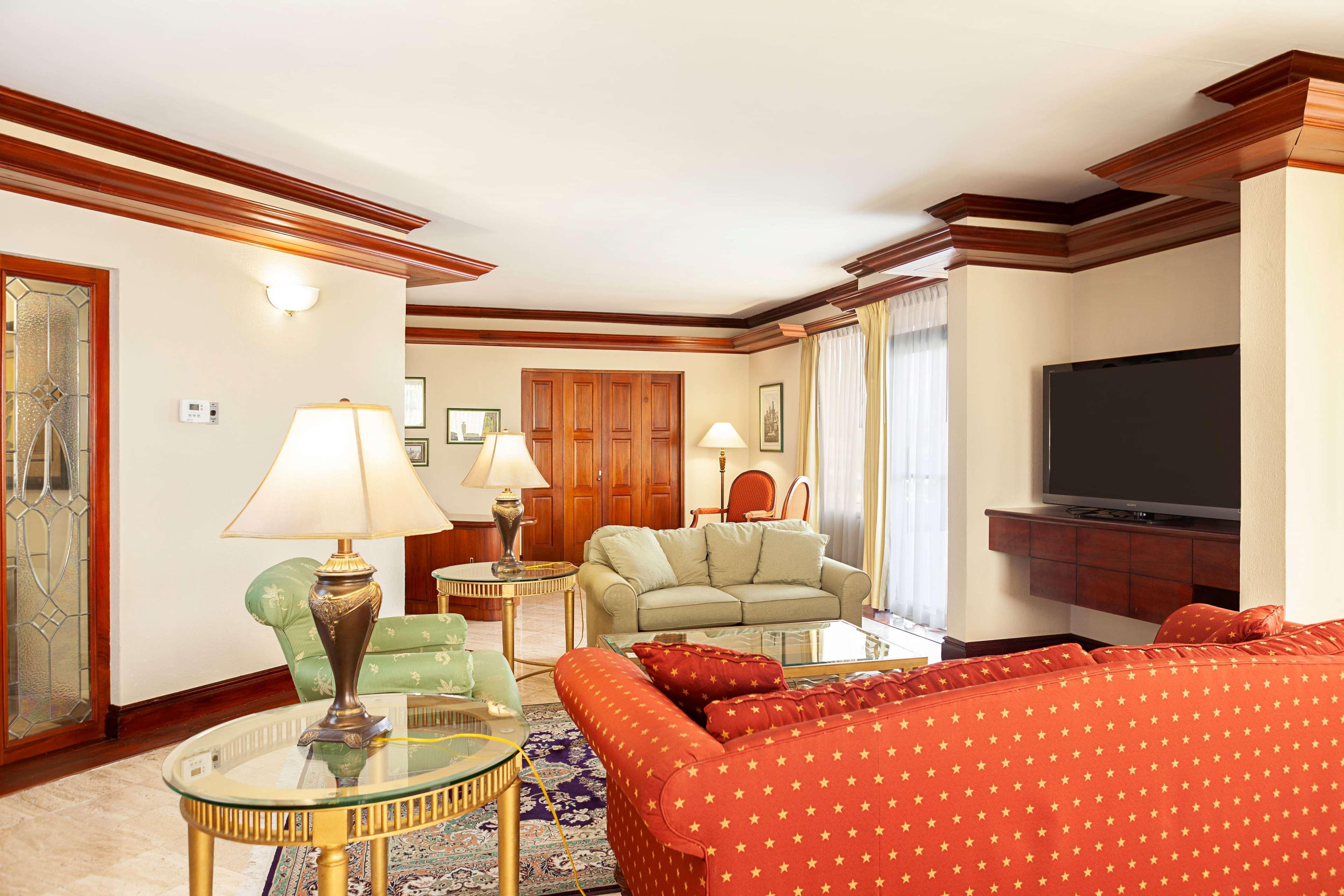 Wyndham San Jose Herradura 외부 사진 Living room