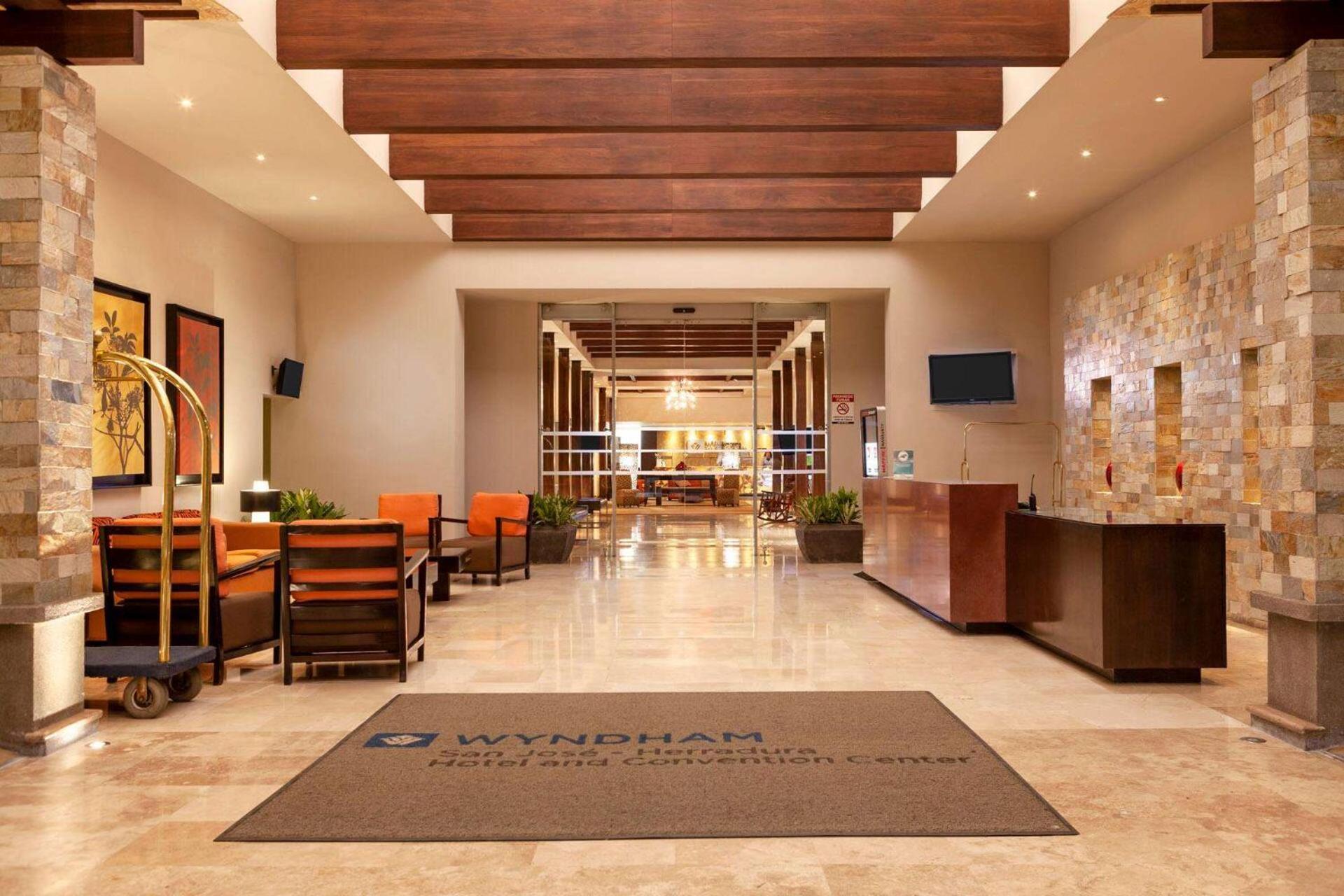 Wyndham San Jose Herradura 외부 사진 Lobby of the hotel