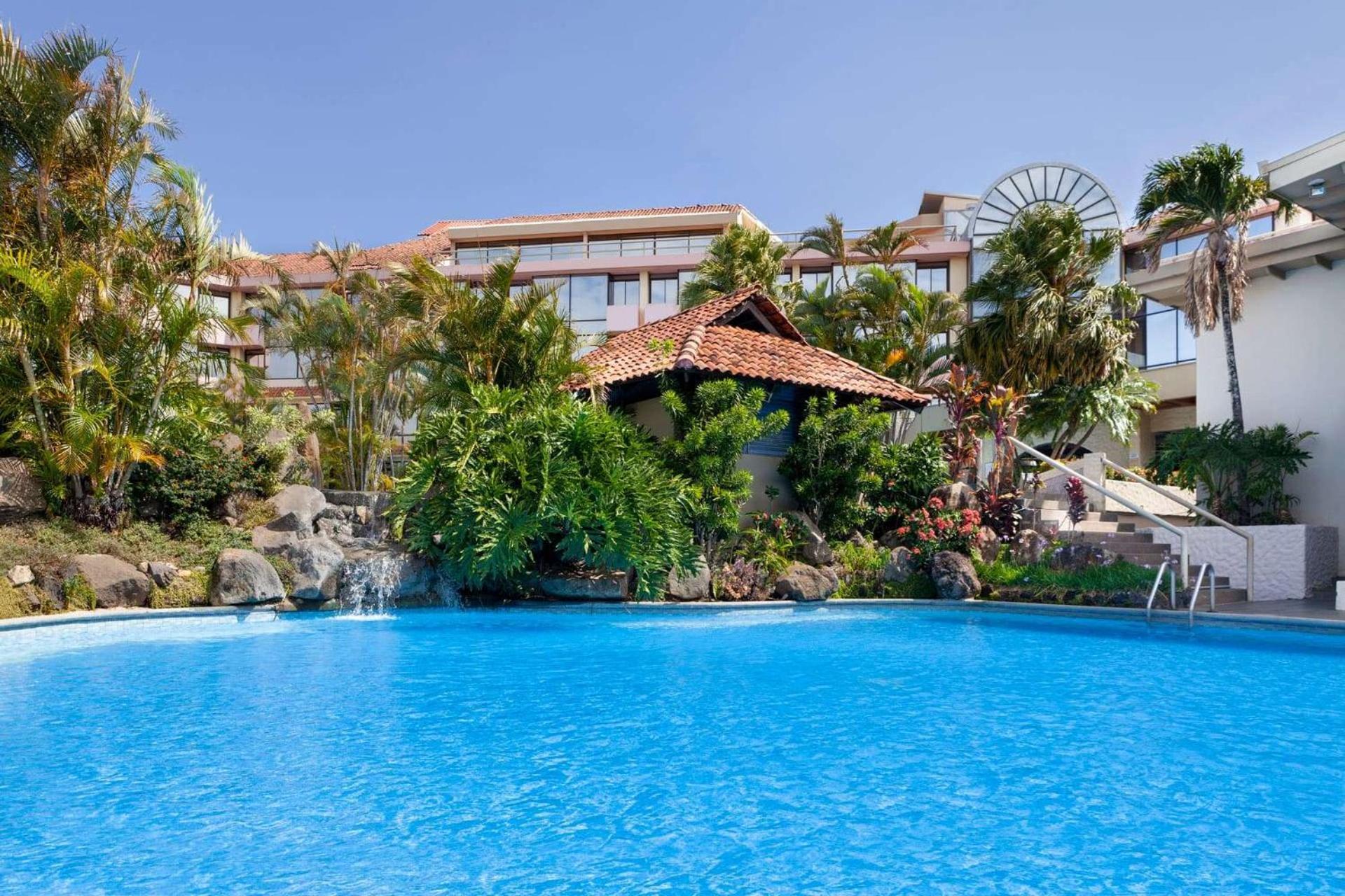 Wyndham San Jose Herradura 외부 사진 The swimming pool at the Sheraton Kauai Resort